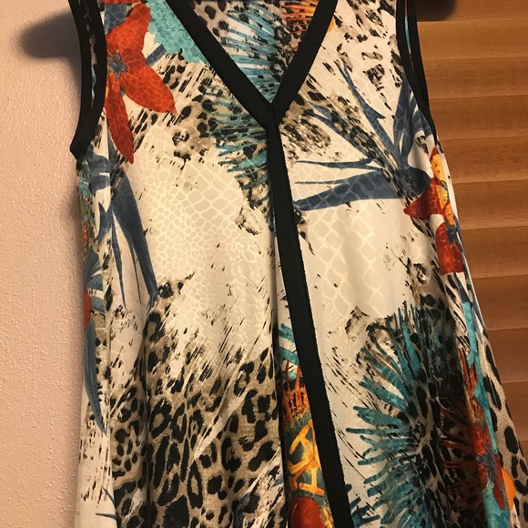 Long flowy dress - Picture 2 of 3